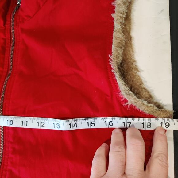 GAP Reversible Red Faux Fur Lined Zip Up Vest Size Small - Picture 7 of 9